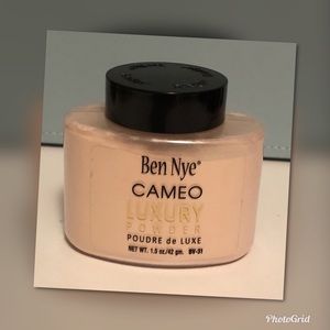 Ben Nye Luxury Powder Cameo